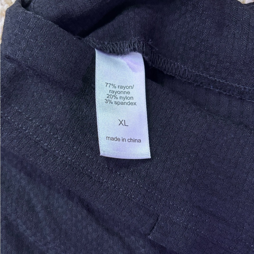 Maurices Women's Bengaline Black Capris - XL - Picture 3 of 3